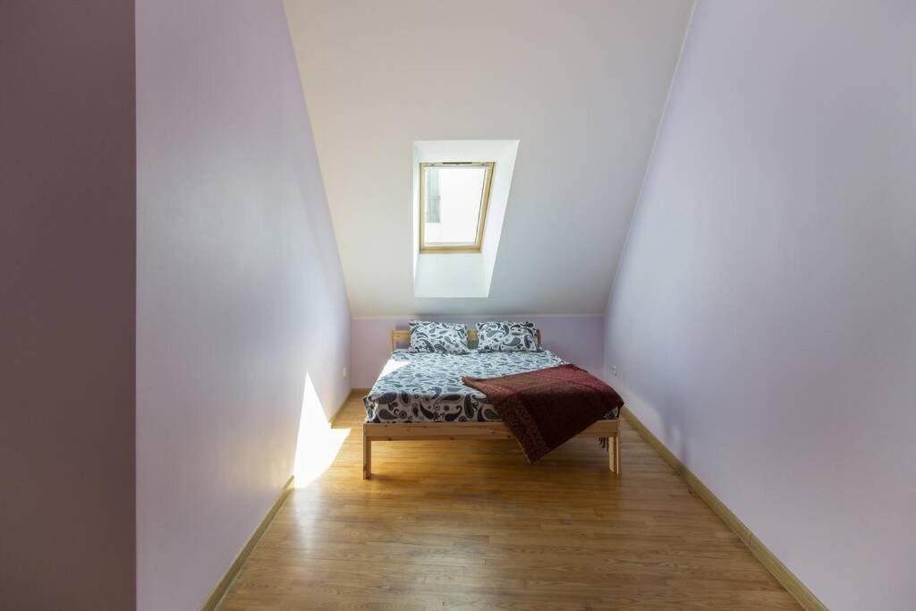 וילנה Private Sauna & 4 Bedrooms Old Town Rooftop Apartment מראה חיצוני תמונה