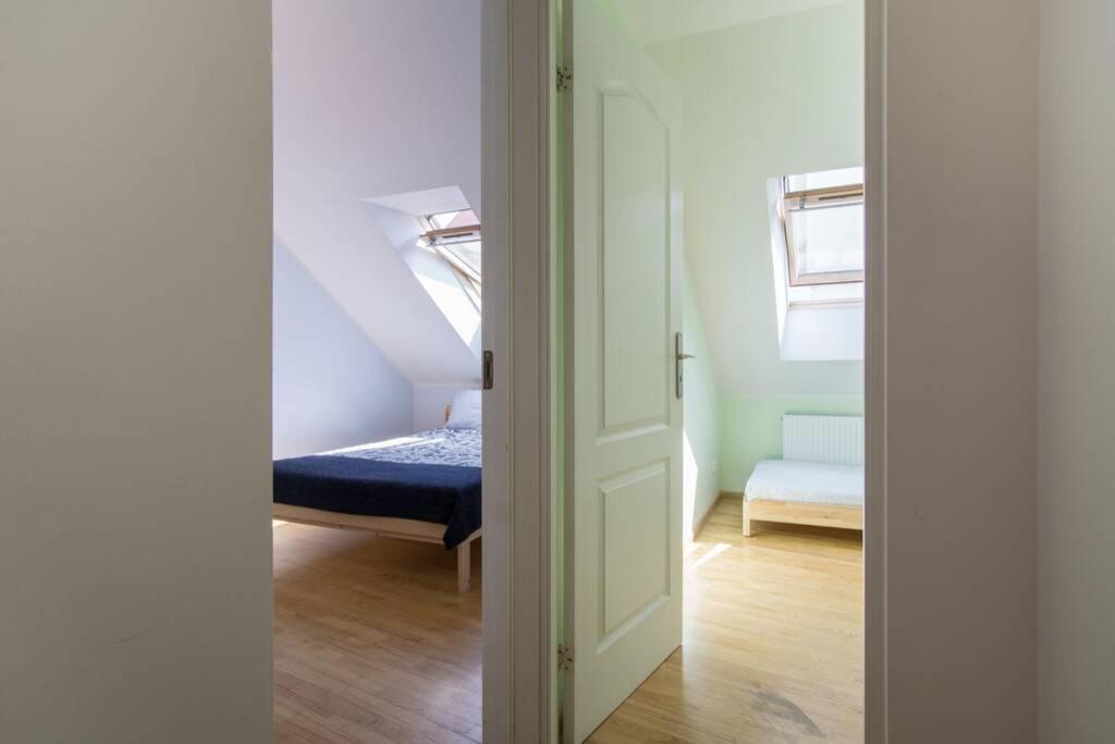 וילנה Private Sauna & 4 Bedrooms Old Town Rooftop Apartment מראה חיצוני תמונה